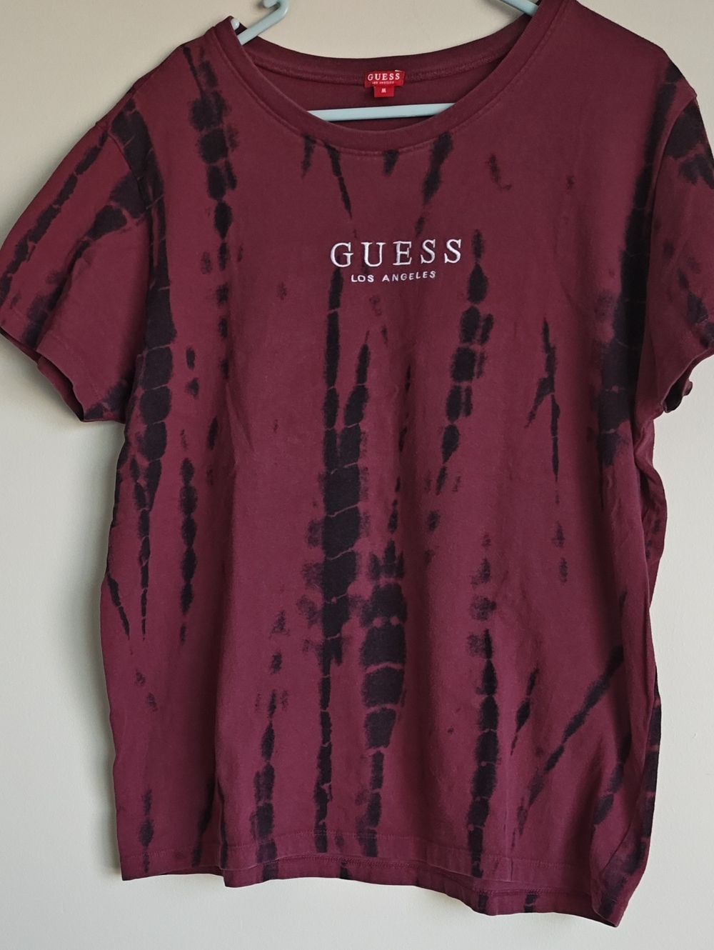 Guess ptp 22" long 25"